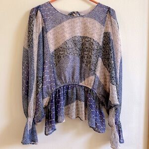 BB Dakota multi colored (purples and lavender/pink colors easy breezy top.